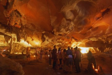 Halong Bay - Thien Canh Son cave – Hanoi City (B, Br)